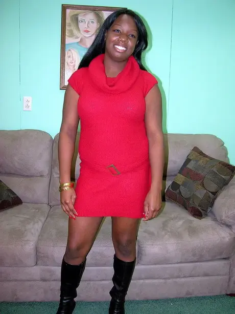 Chubby Black MILF Liani Strips and Reveals Her Trimmed Pussy