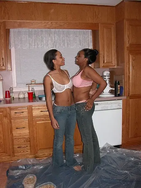 Lucky & Charm: Kinky Amateur Lesbian Foodplay