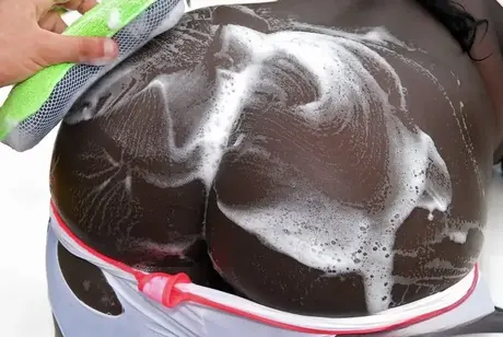 Uma BBW negra é fodida com força e seu cu fica coberto de esperma