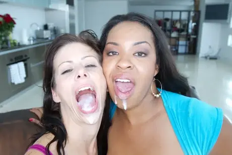 La bella bellezza ebano dalle grandi tette Aryana Adin condivide il cazzo bianco del suo ragazzo con una MILF arrapata