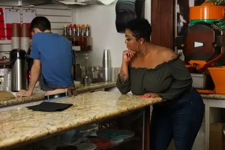 Layton Benton en Dana DeArmond delen een witte lul