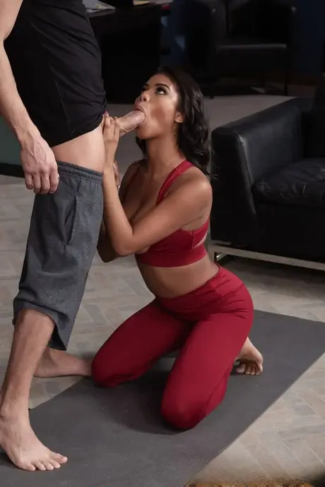 XXX-galerij: Nia Nacci en Xander Corvus in een scène van Brazzers Network