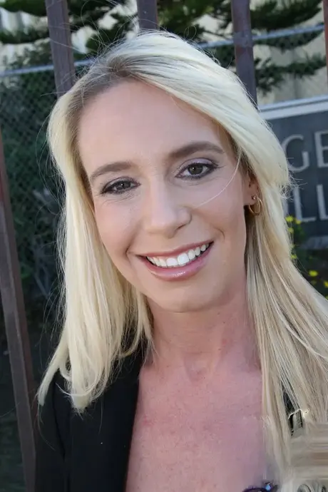 Debbie Dial, любительская блондинка MILF, на индивидуальной сессии с большим BBC