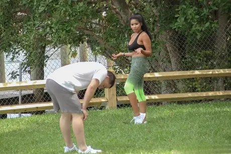 Jenna Foxx' Post-Workout-Nummer lässt ihre Titten cremig zurück
