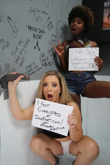 Daizy Cooper fa prendere un cazzo nero a Carmen Valentina
