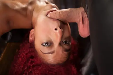 Daisy Ducati: nahá černošská žena masturbovaná během vzájemného potěšení