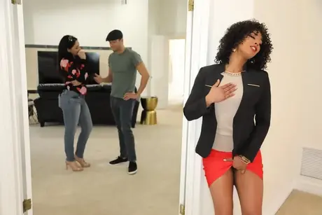 Černoška provádí orální sex s bělochem před a po sexu