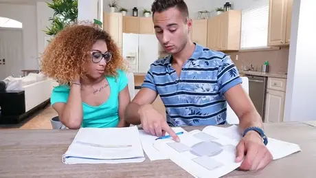 Kendall Woods, ebony studentka, přistižena matkou při jízdě na učitelském ptáku