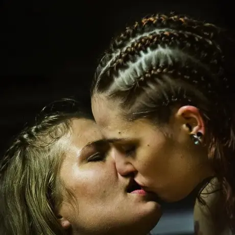 Silvia Rubi, Viktoria Vaar a Cintia Shapiro si to rozdávají ve Fight Clubu