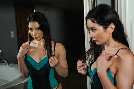 Valentina Bianco har sex med sin mandlige ven efter et bad i boblebadet