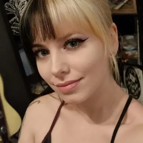 Kira Jameson на 4Based