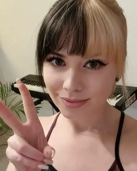 Kira Jameson на 4Based