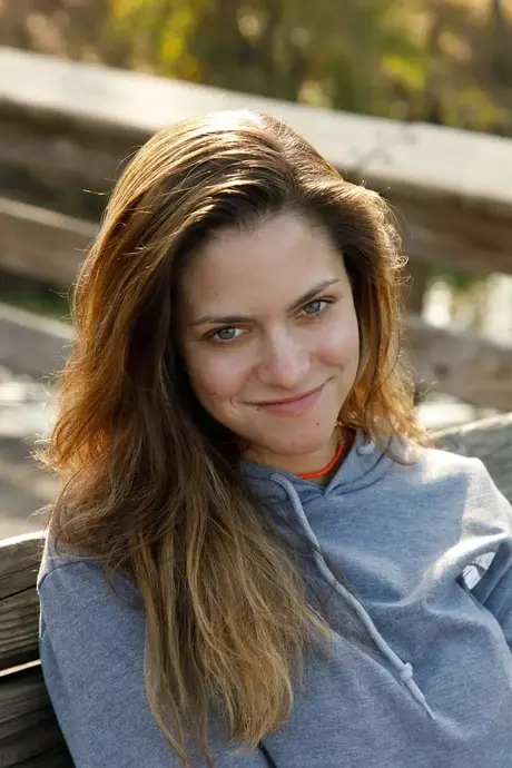 Amatérská máma Chase Jenaro se svléká na veřejnosti a odhaluje své sexy bradavky a zadek