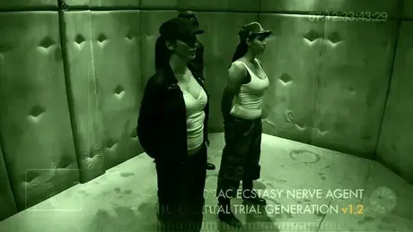 Christina Carter & Riley Rey: Militaire meisjes gedisciplineerd door een hete lesbienne