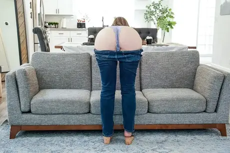 Ophelia Kaan, den frække MILF, har hardcoresex med sin veludstyrede stedsøn
