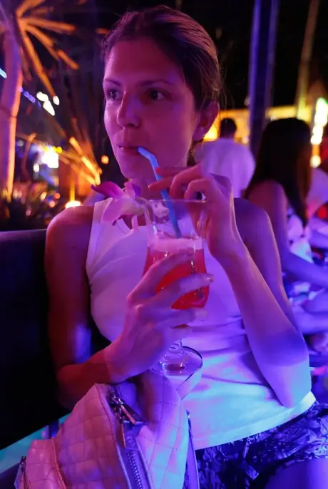 POV quickie se štíhlou přítelkyní Valentinou končící facialem
