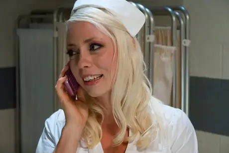 Tara Lynn Foxx si nechává hýčkat píču od blondýnky zdravotní sestry Lorelei Lee