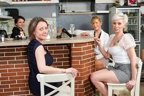 Amatørorgie med de modne sild Anne, Linda & Gaby