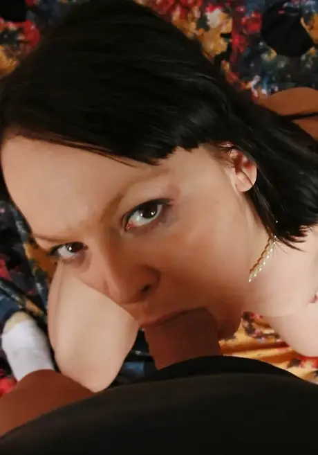 POV: realitní agentka Camilla Rhodes provádí orální sex a je tvrdě šukána