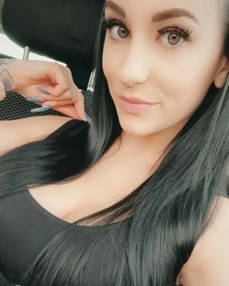 Sexy kompilace okouzlující krásky, která pokouší v bralette s velkými prsy