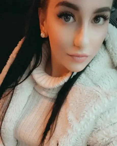 Sexy kompilace okouzlující krásky, která pokouší v bralette s velkými prsy