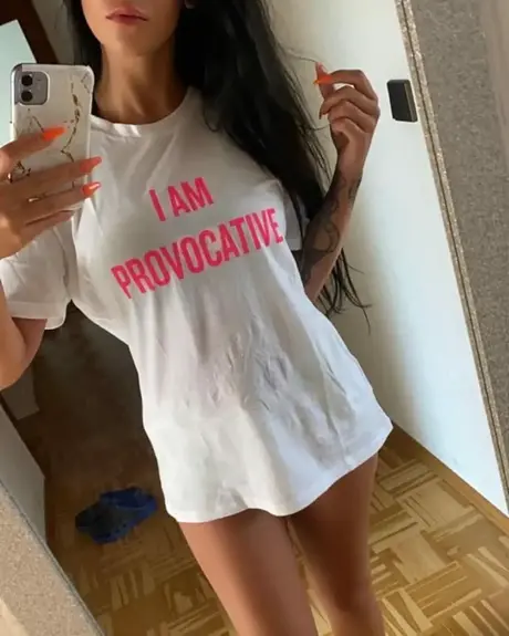 Sexy kompilace okouzlující krásky, která pokouší v bralette s velkými prsy