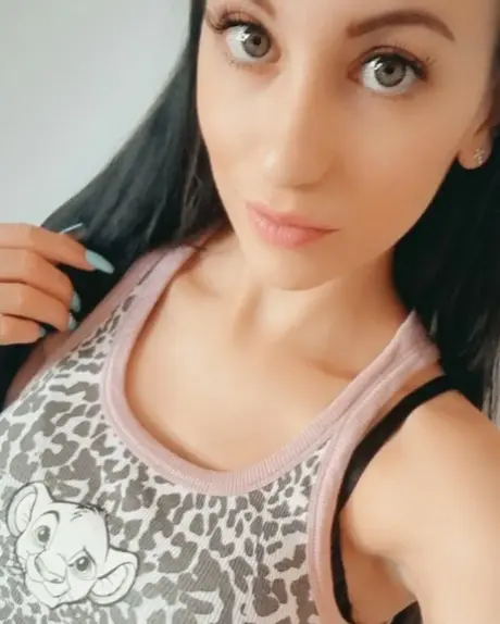 Sexy kompilace okouzlující krásky, která pokouší v bralette s velkými prsy