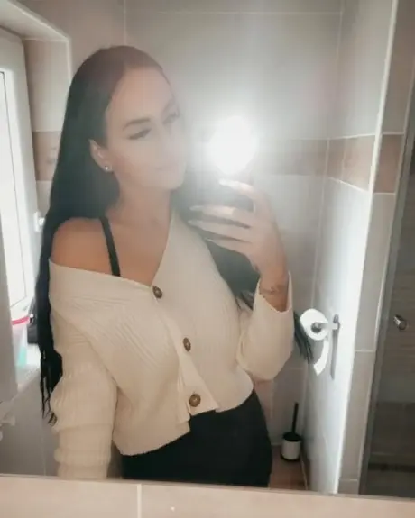 Sexy kompilace okouzlující krásky, která pokouší v bralette s velkými prsy