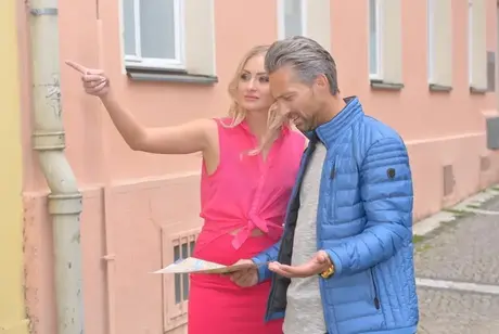 Dovolenkový sex končí creampie pro blond MILF Cayla Lyons
