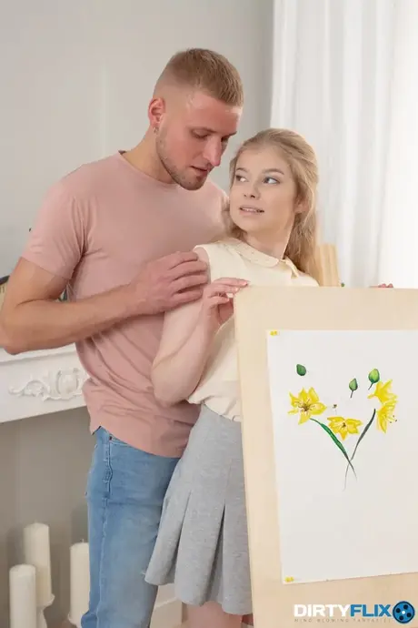 Umělkyně Meow Miu v intenzivní anální scéně se závěrem na obličej