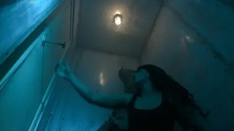 Brooklyn Lee, la troia sottomessa, si fa scopare il culo da Isis Love e suo marito