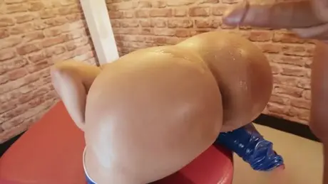 LaSirena69, une belle plantureuse, prend une grosse bite dans plusieurs positions