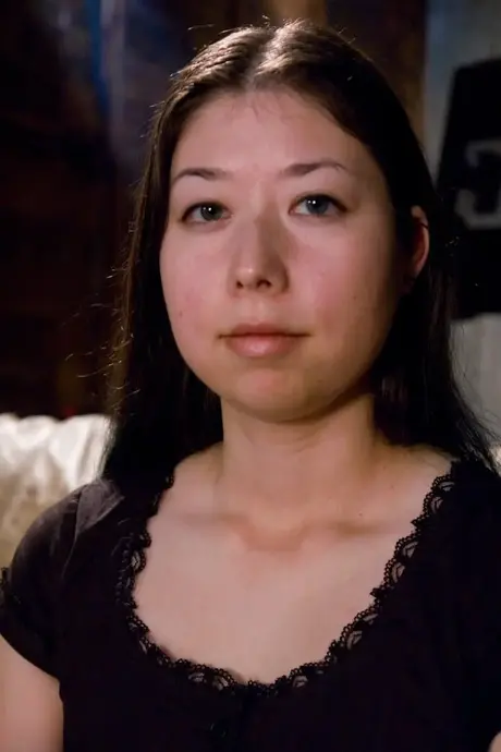 业余美女Moriel脱衣，被捆绑并戏弄