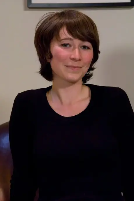 Claudia LeNoir: зажимы для сосков и вибрации доводят её до оргазма