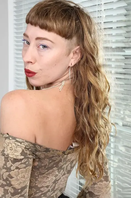 Curvy Vestacia Jon-Quil shows off enticing nipples and opens her hairy cunt
