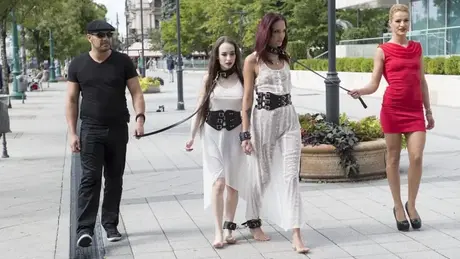 Angel Rush och Lyen Parker: offentlig förnedring och knull
