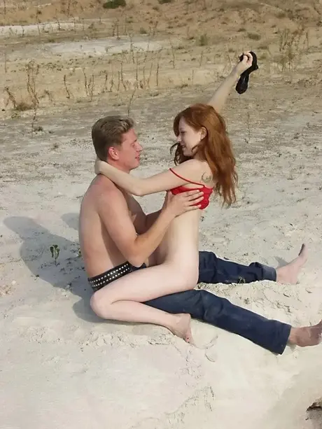 Ludmilla Habibulina si užívá orál na pláži a sex na písku