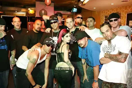 Amateur Joanna Angel Enjoys Satisfying Multiple Men Simultaneously